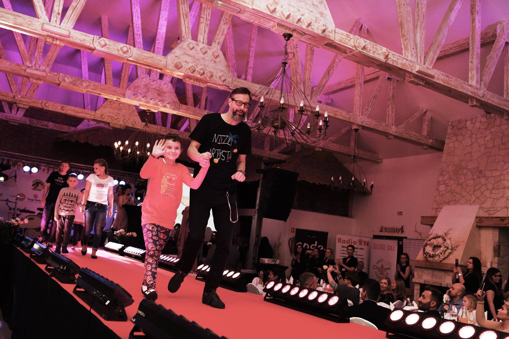 Karnawałowy Pokaz Mody Dzieci-Dzieciom w Bałtowie